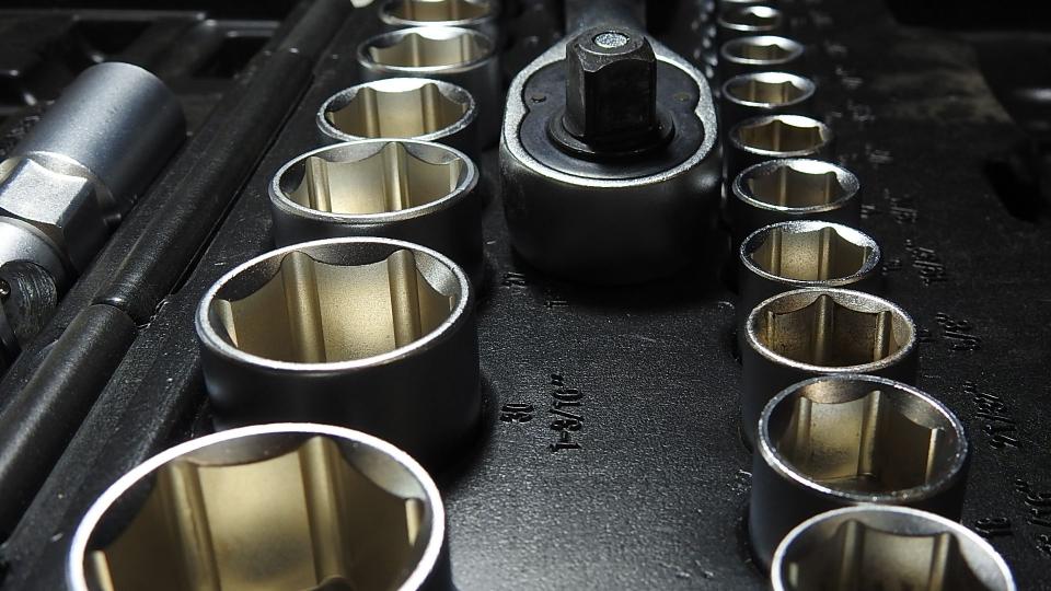 tools_nuts